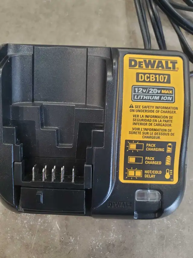 DeWalt dcb 107 12/20v Charger - Photo 3