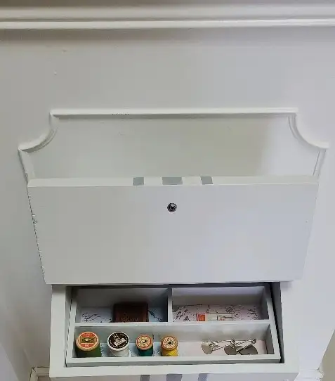 Vintage Standing Sewing Container – refinished - Photo 3