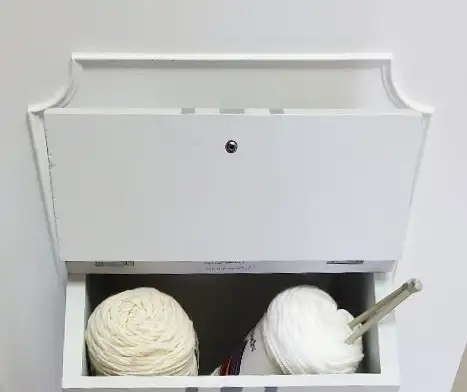 Vintage Standing Sewing Container – refinished - Photo 5