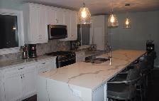 White Beautiful Plain Quartz With Grey Veined