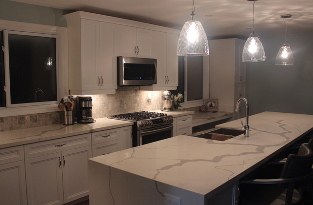 White Beautiful Plain Quartz With Grey Veined - Photo 3