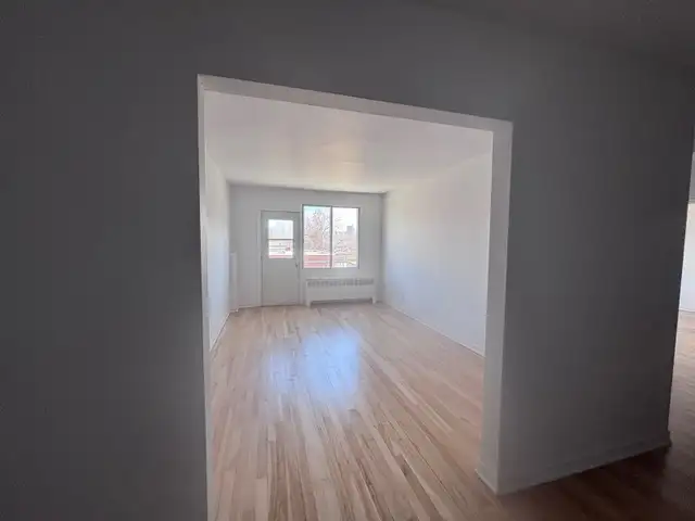 Grand 4 ½ à louer dans NDG près du ch. Côte-Saint-Luc!