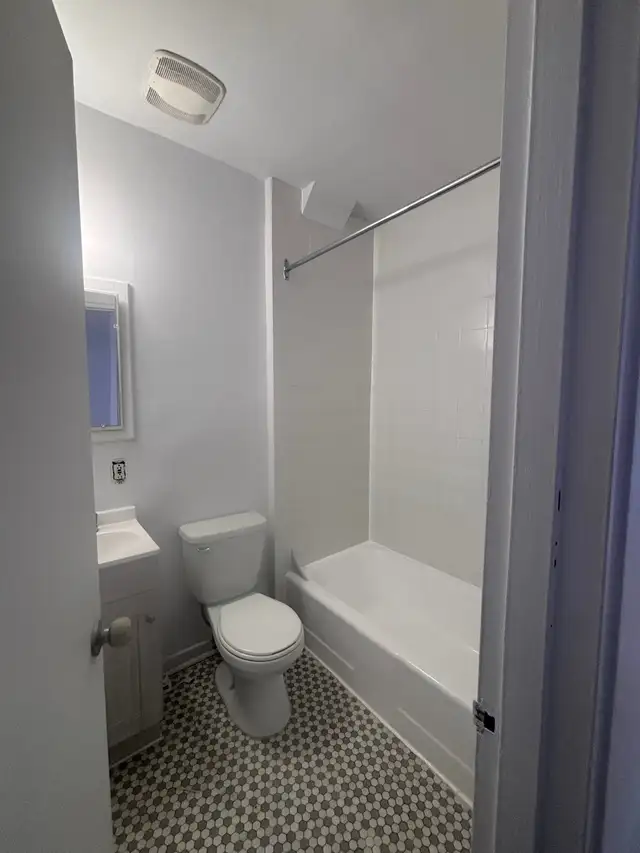 Grand 4 ½ à louer dans NDG près du ch. Côte-Saint-Luc! - Photo 13