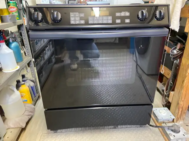 JENN-AIR Slide In Range New - Photo 3