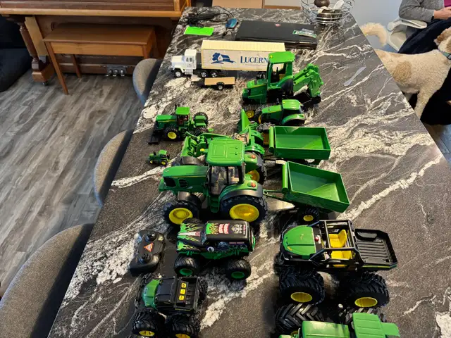 John Deere Tractors - Photo 2