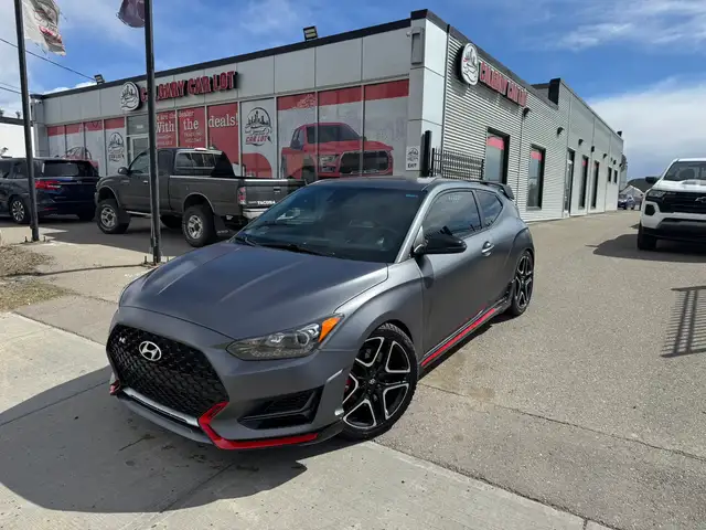 2021 Hyundai Veloster N - Photo 2