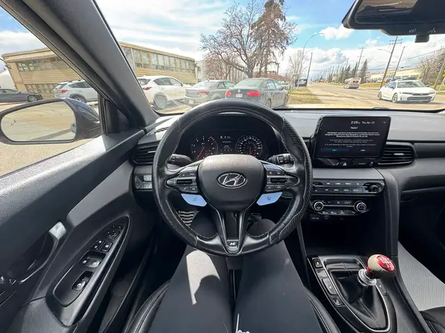 2021 Hyundai Veloster N - Photo 11