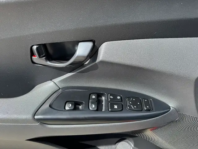 2021 Hyundai Veloster N - Photo 19