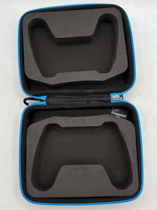 BattleBeaver PS4 Red Wireless Controller with Wire & Case - Photo 4