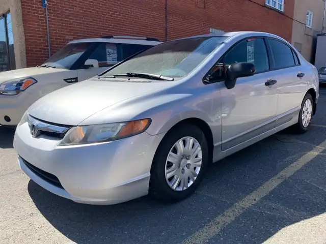 Honda Civic automatique tout équipé aucune rouille