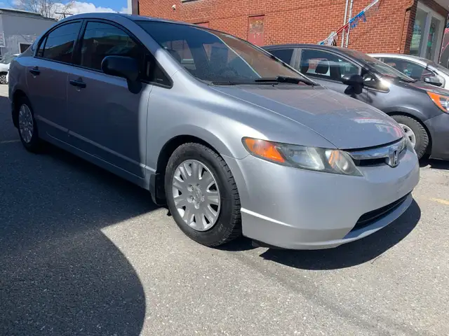 Honda Civic automatique tout équipé aucune rouille - Photo 2