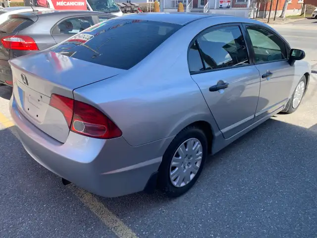 Honda Civic automatique tout équipé aucune rouille - Photo 3