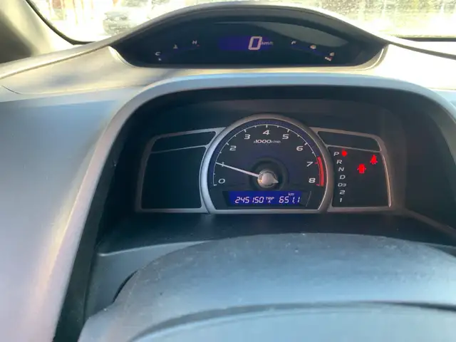 Honda Civic automatique tout équipé aucune rouille - Photo 10