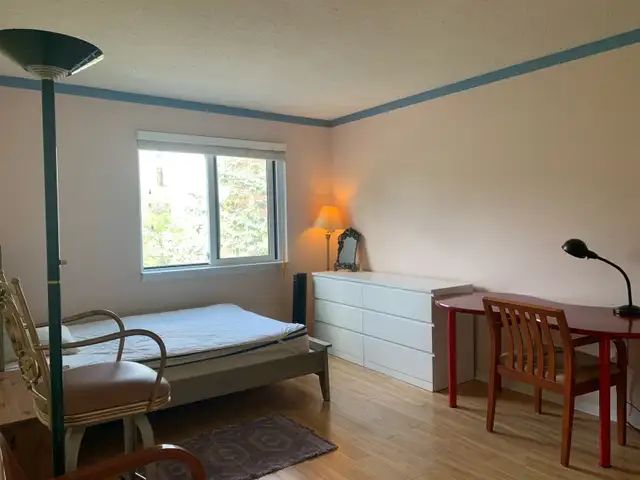 Large Room near Seneca College