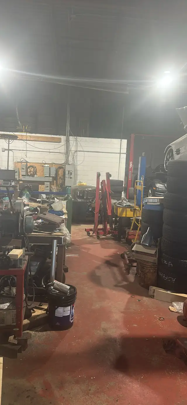 Automotive-mechanic shop for sale - Photo 2