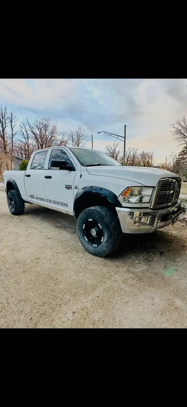 2012 Dodge Ram Cummins - Photo 2