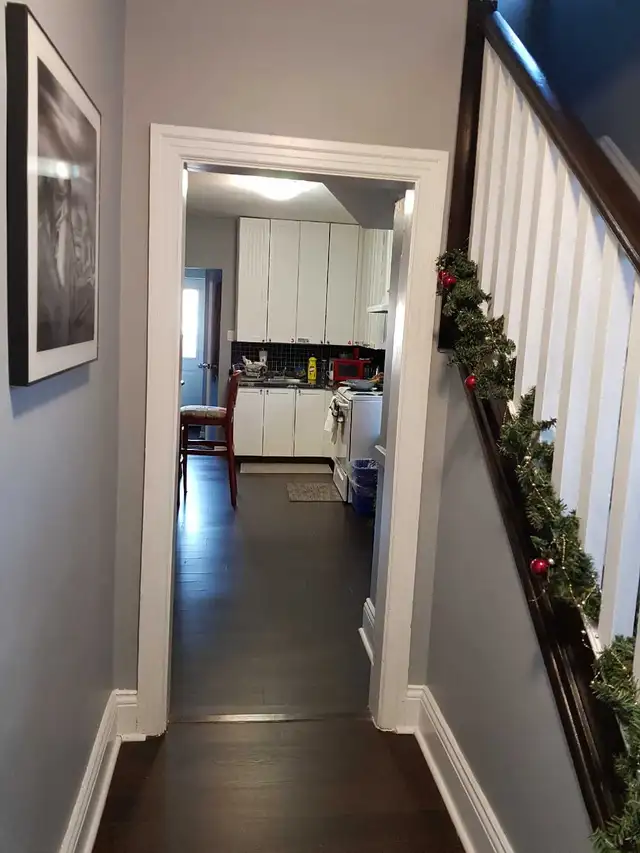 Fully Furnished Room for McMasters Female Students - Photo 3