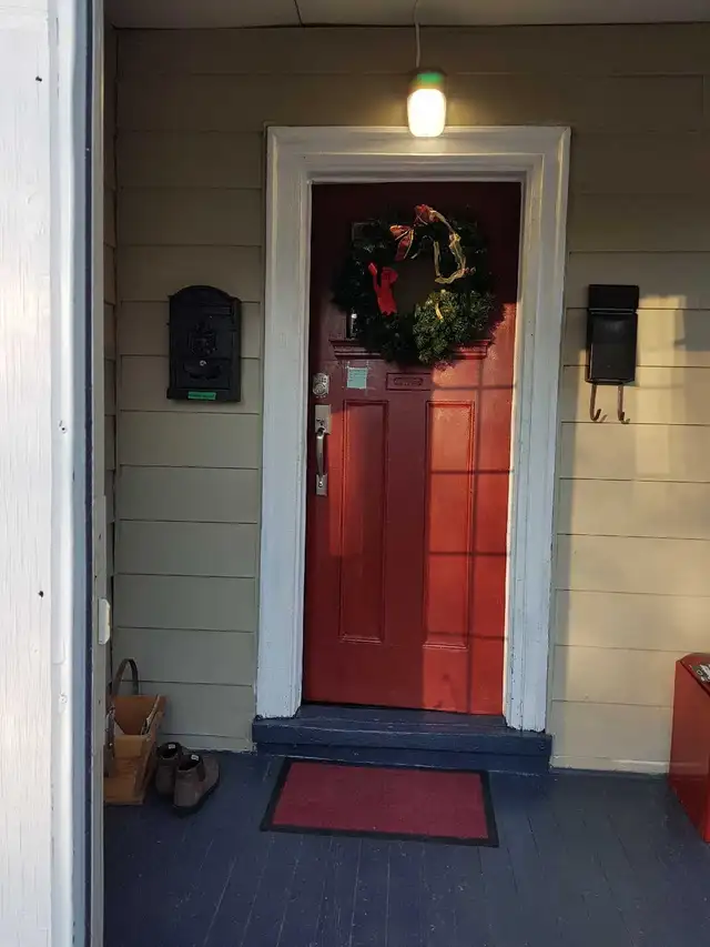 Fully Furnished Room for McMasters Female Students - Photo 4