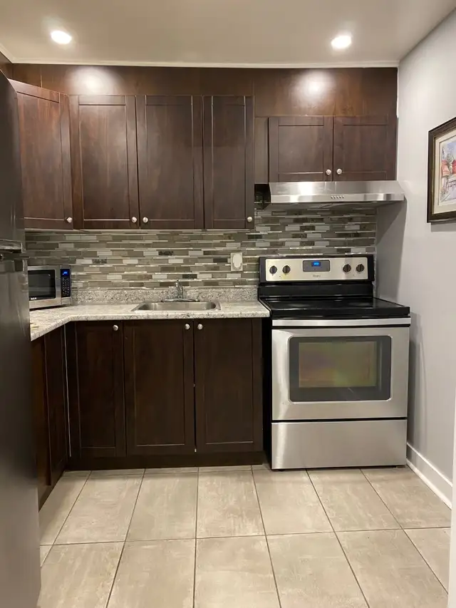 TWO BEDROOM APARTMENT ON MERIVALE ROAD FOR JUNE 2026 - Photo 5