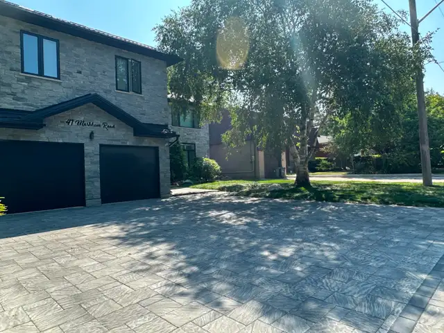 Large Basement Room at the intersection of Markham Rd& Kingston