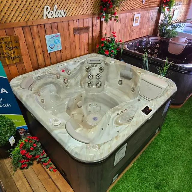SPA HYDROPOOL 779 EN LIQUIDATION - HOT TUB ON CLEARANCE - Photo 2