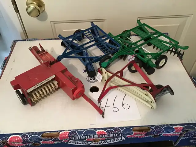 AGRICULTURAL IMPLEMENT  TOYS. 466