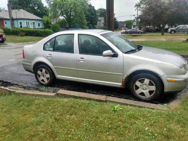 2005 VOLKSWAGEN JETTA - Photo 2