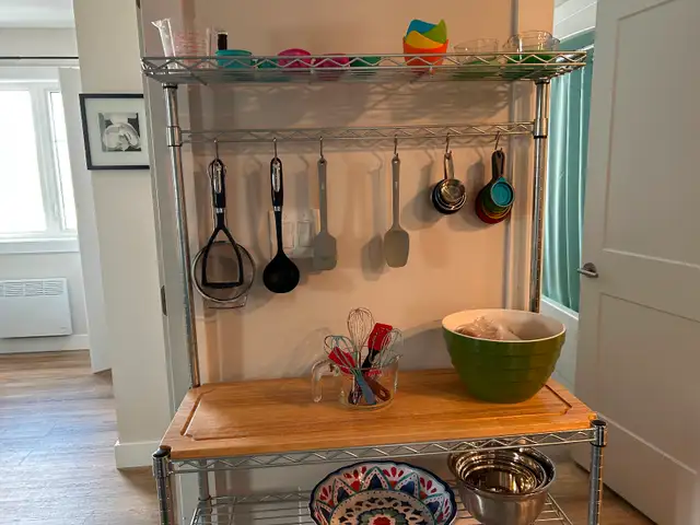 Bakers Rack Excellent Condition, solid wood shelf, $100 - Photo 3