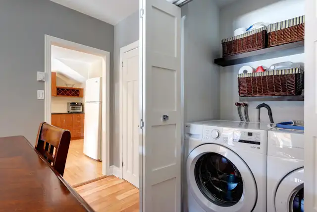 3 Beds  1.5 baths ALL Included- Point Saint Charles - Photo 7