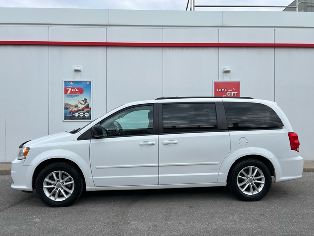 2017 Dodge Grand Caravan SXT-DVD-CAMERA-FULL STOW N GO-WARRANTY - Photo 2