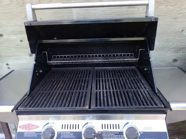 Beefeater 3 Burner Propane BBQ - Photo 2