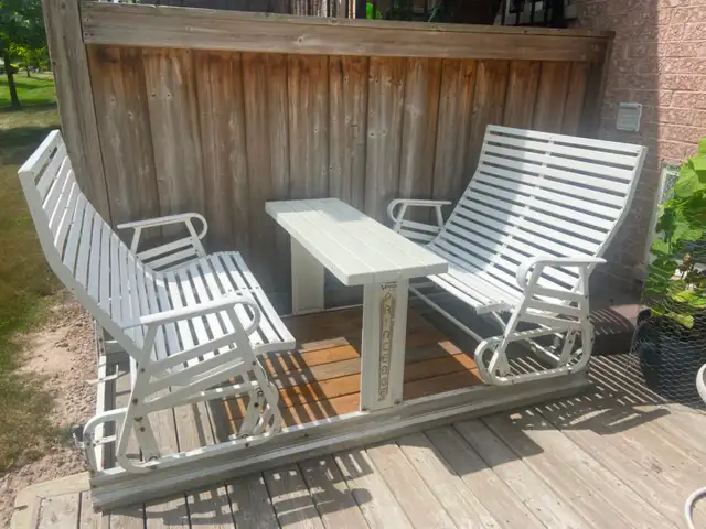 Double patio glider/swing with table