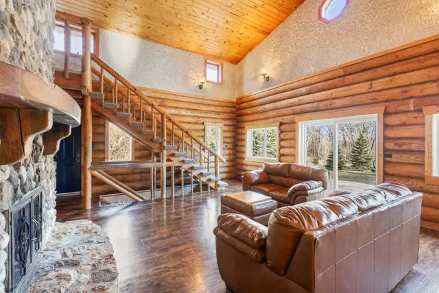 One-of-a-kind 1258sqft log home situated on beautiful 3.1 acres! - Photo 3