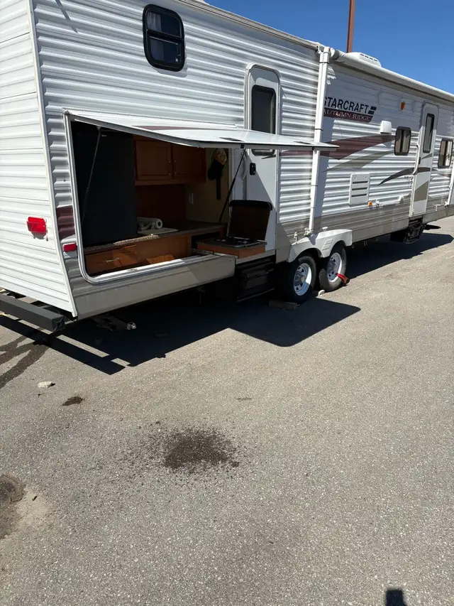 2011 starCraft autumn ridge 32.9ft travel trailer - Photo 2
