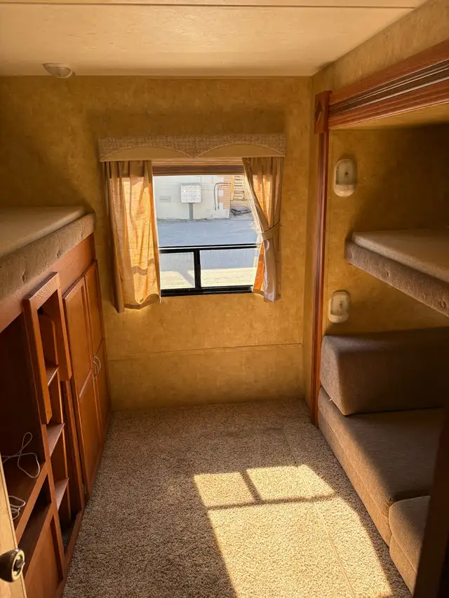 2011 starCraft autumn ridge 32.9ft travel trailer - Photo 6
