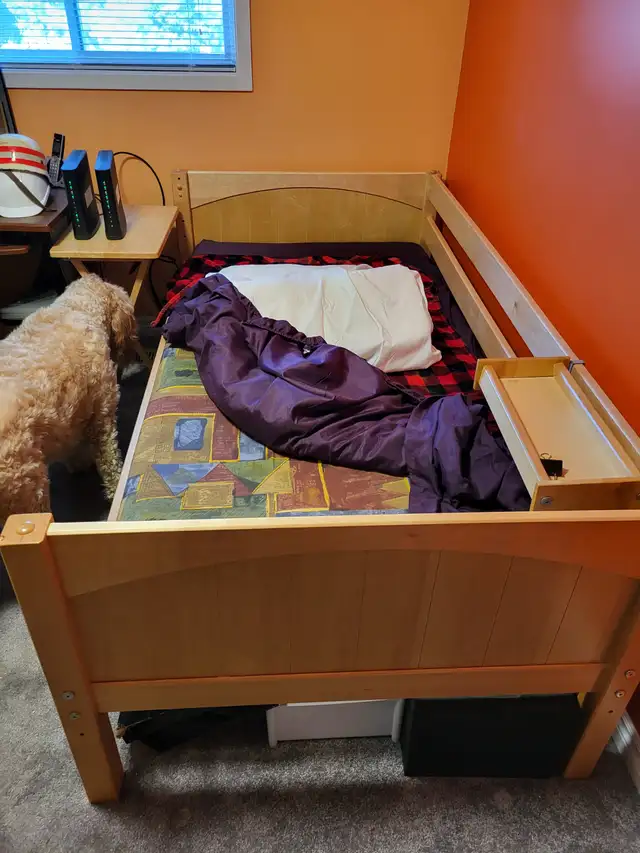 SINGLE BED - LIKE NEW - Photo 3