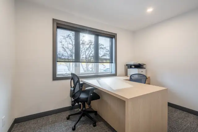 Coworking Space Grimsby | Dedicated and Hot Desk Options - Photo 8