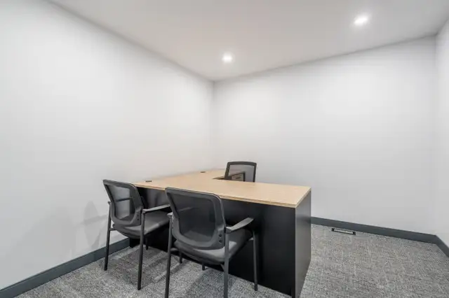 Coworking Space Grimsby | Dedicated and Hot Desk Options - Photo 10
