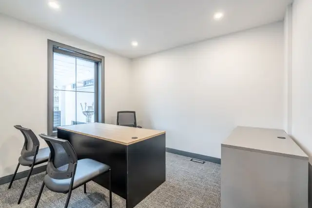 Coworking Space Grimsby | Dedicated and Hot Desk Options - Photo 12