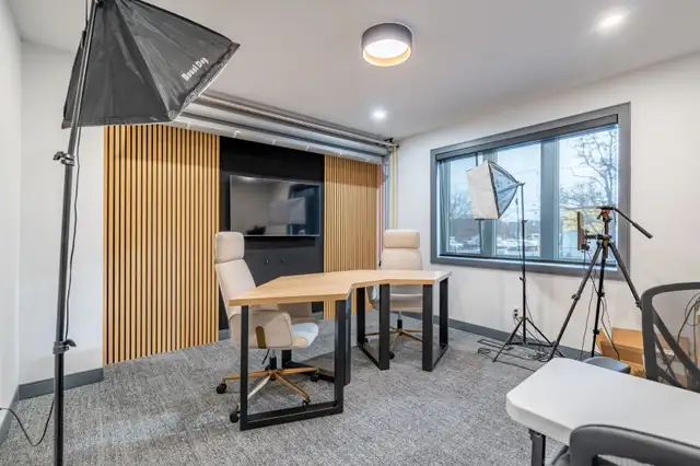 Coworking Space Grimsby | Dedicated and Hot Desk Options - Photo 20