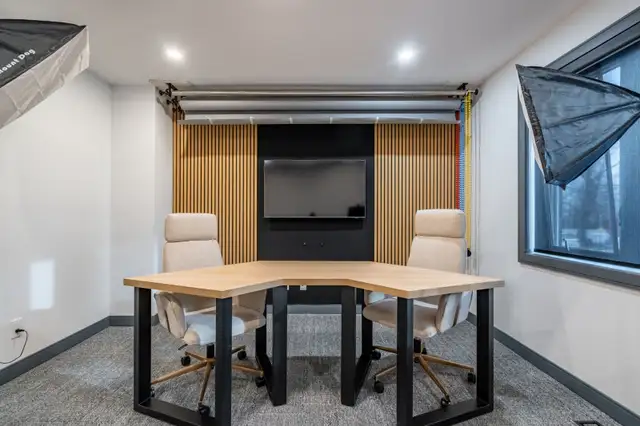 Coworking Space Grimsby | Dedicated and Hot Desk Options - Photo 21