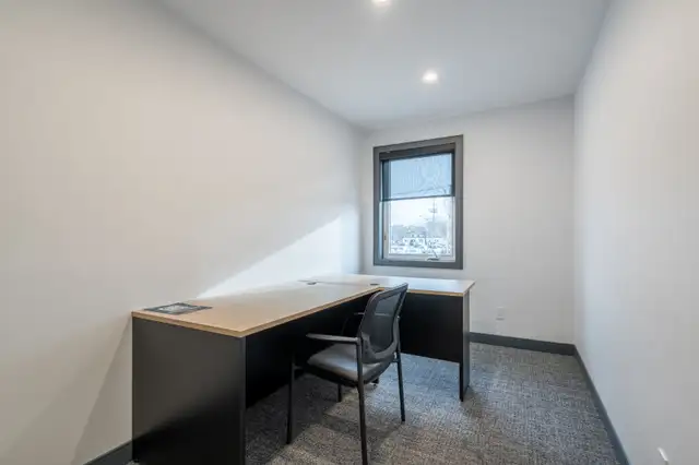 Coworking Space Grimsby | Dedicated and Hot Desk Options - Photo 22