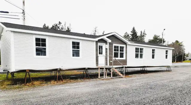 New Supreme 'perfect 10' mini-home on special sale (April 26')