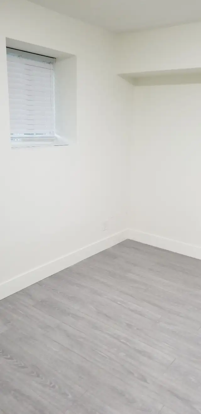 Pet friendly one bedroom suite with utilities included - Photo 8