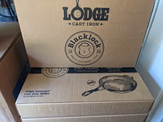 Lodge Cast Iron Skillet - 10 1⁄4'. - Photo 2