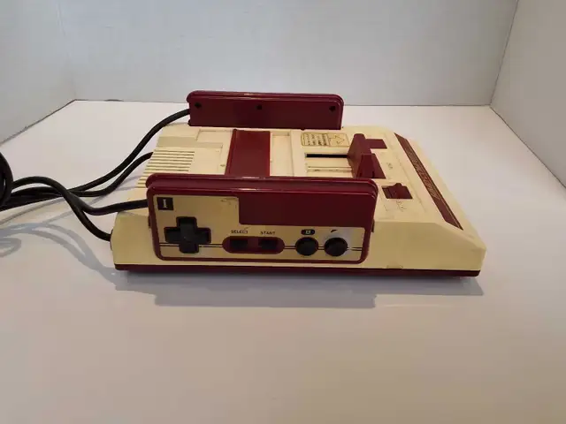 Nintendo Famicom Family Computer System - No Accessories - Photo 2