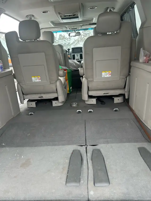 Mini Van fully loaded Chrysler Town & Country - Photo 7