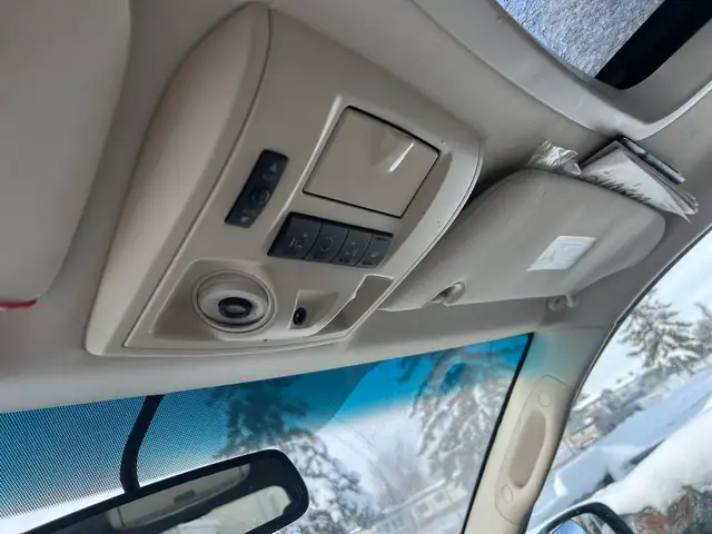 Mini Van fully loaded Chrysler Town & Country - Photo 9