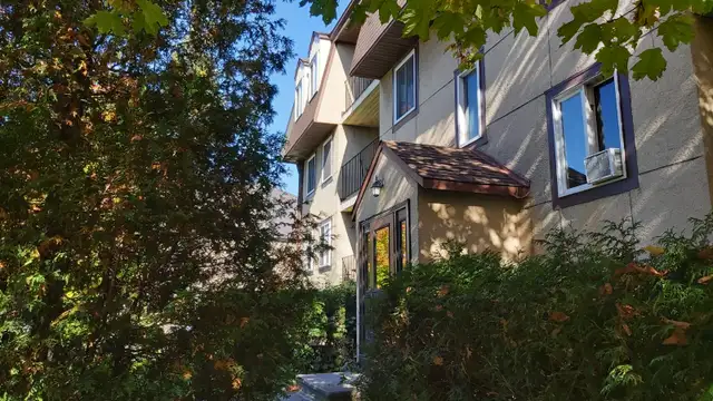 Grand 4 1/2  Champfleury Ste-Rose