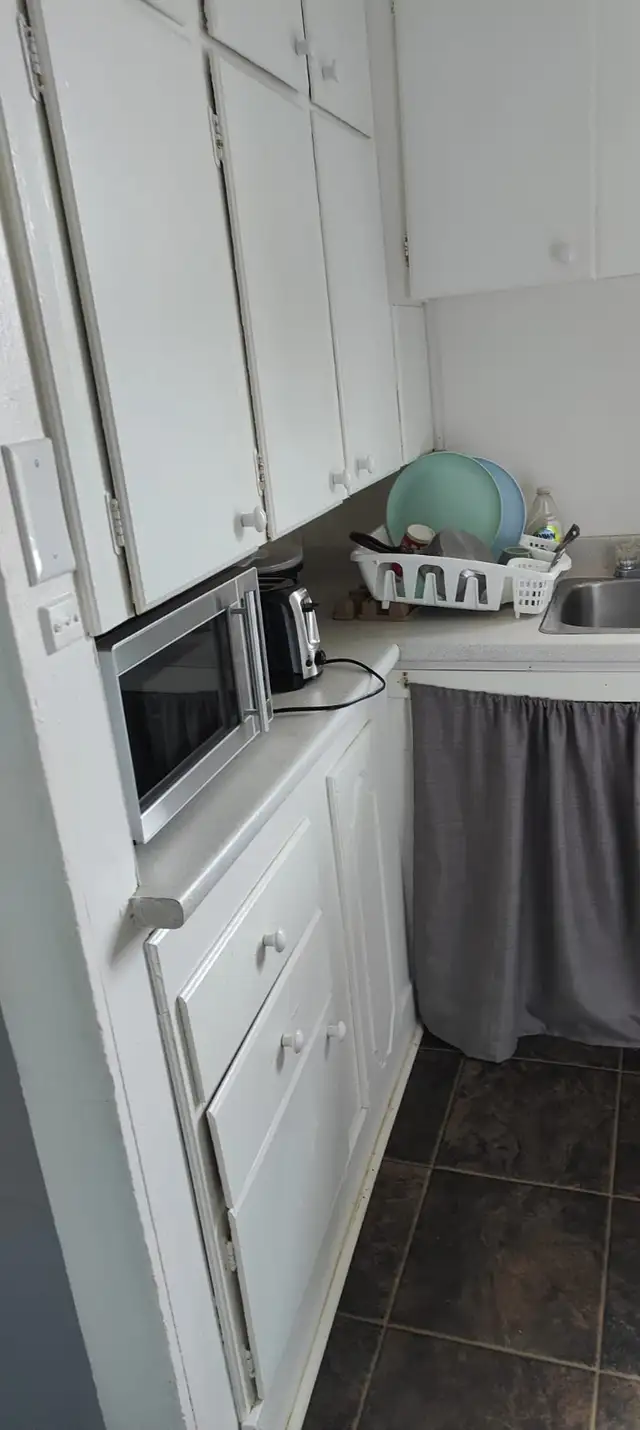 Furnished Bedroom for Rent – Fort Erie (near Lakeshore Area) - Photo 3